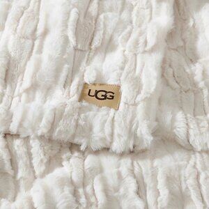 Ugg olympia chenille throw hotsell